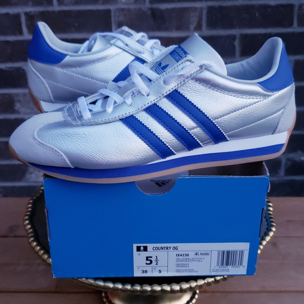 ADIDAS NWT NIB Country OG